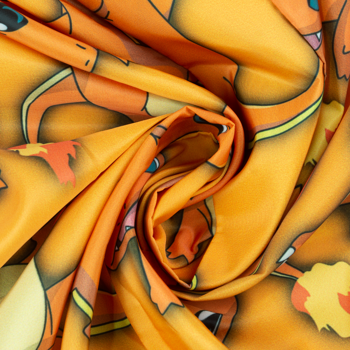 Chamarra rompevientos con cangurera y gorro Charmander