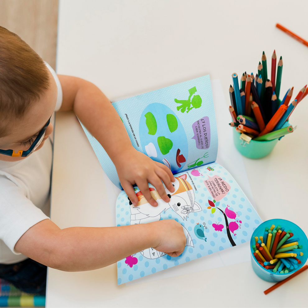 Libro de actividades, colorea con 100 stickers – Tienda Muna